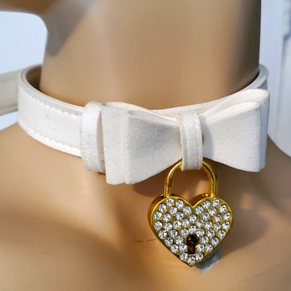Neck accessories
